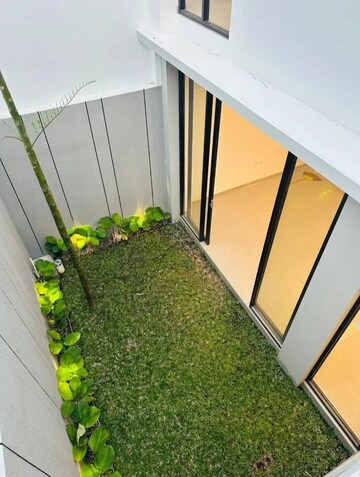 Balcony in 3 BHK Builder Floor at Sector 31 – for Rent
