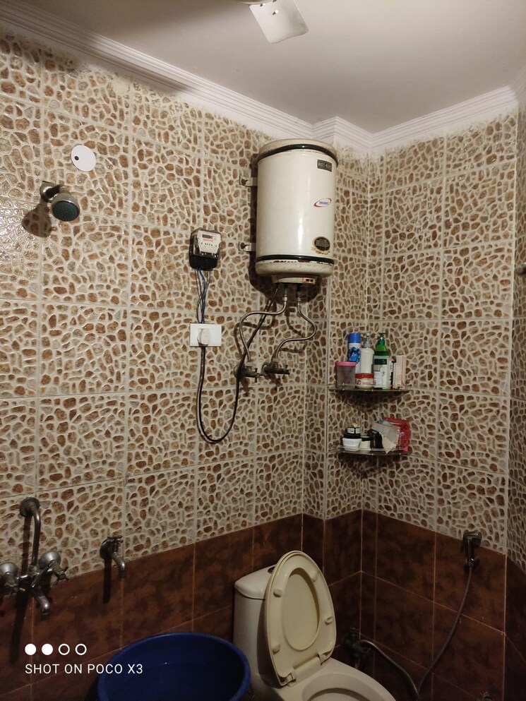 Bathroom, niti khand 3 Bedroom 1200 Sq.Ft. Builder Floor In Niti Khand Ghaziabad 8801150