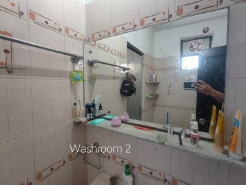 Master Bedroom in 2 BHK Builder Floor at Green Fields Colony – for Rent