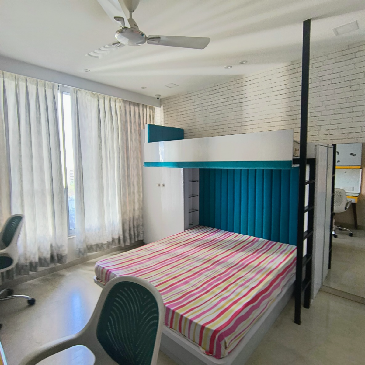 2 BHK 813 Sq.Ft. Apartment in Transcon Triumph Tower