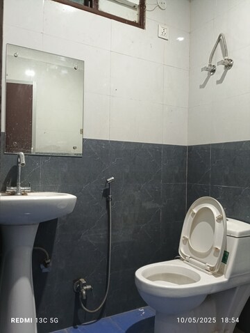 Bathroom in 1 BHK Builder Floor at Saket – for Rent