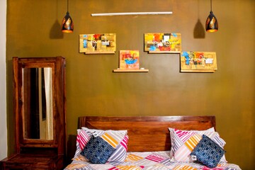 Bedroom in 6+ BHK Independent House at Green Fields Colony – for Rent