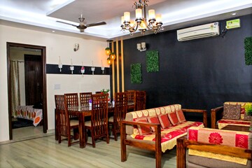 Bedroom in 6+ BHK Independent House at Green Fields Colony – for Rent