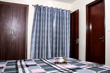 Bedroom in 6+ BHK Independent House at Green Fields Colony – for Rent