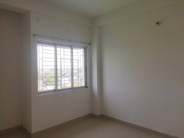 Room in 2 BHK Builder Floor at Thakurpukur – for Rent