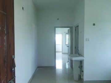 Room in 2 BHK Builder Floor at Thakurpukur – for Rent