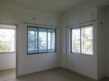 Room in 2 BHK Builder Floor at Thakurpukur – for Rent