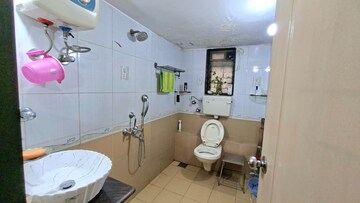 Team Area in 3 BHK Apartment at Haware Splendor, Kharghar – for Rent