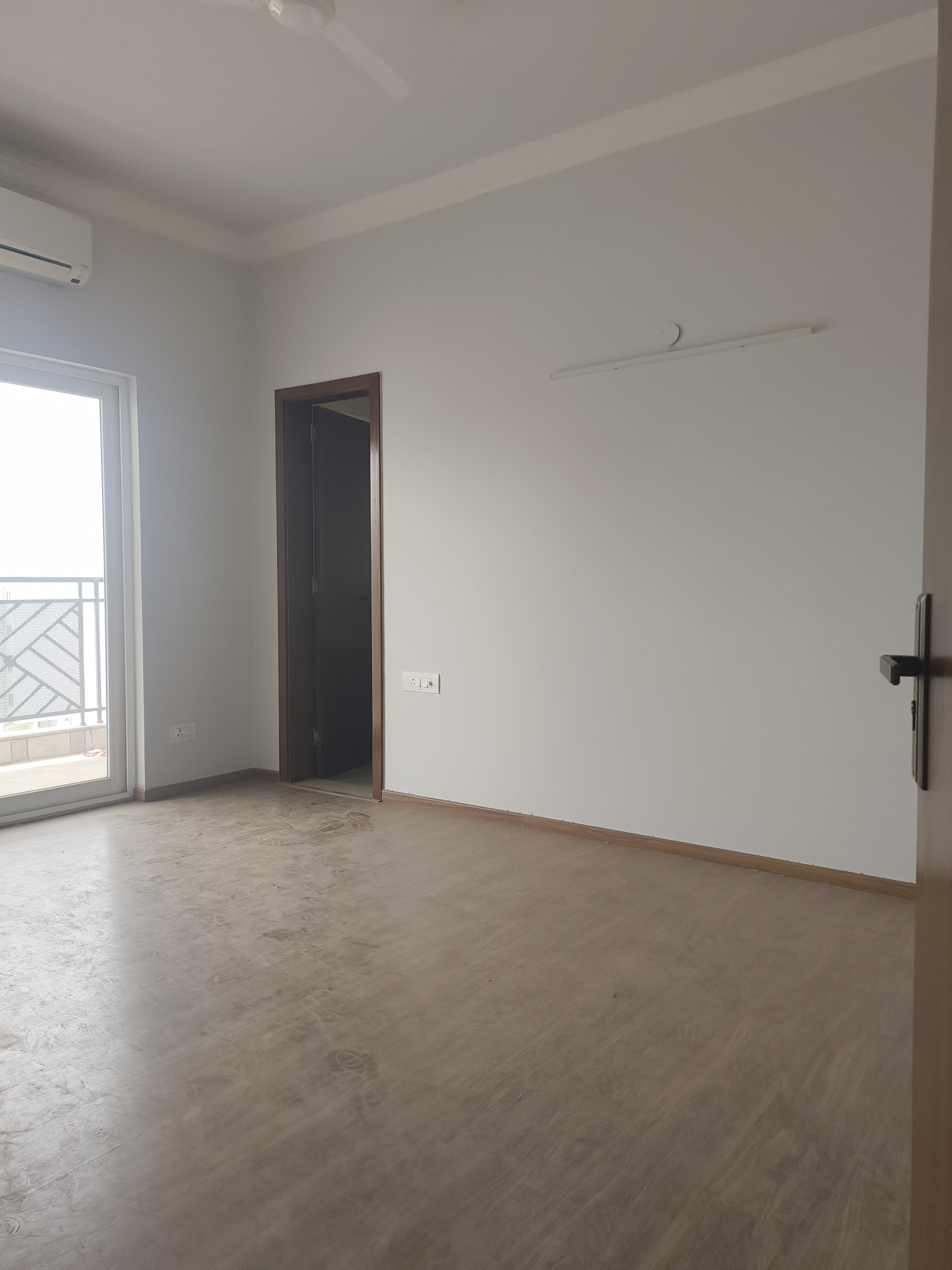 3 BHK 1789 Sq.Ft. Apartment in Central Park Flower Valley Aqua Front Towers