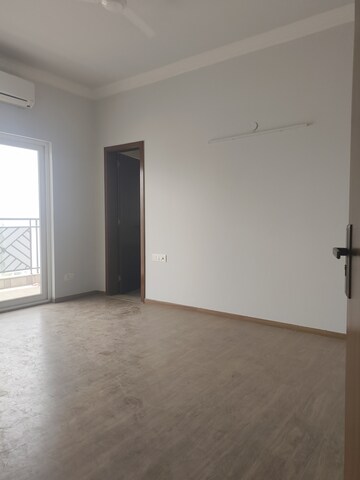 3 BHK Apartment For Rent in Central Park Flower Valley Aqua Front Towers, Sohna Sector 33