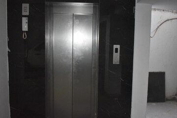 Building Lobby in 4 BHK Builder Floor at Green Fields Colony – for Rent