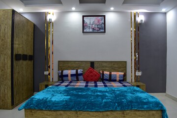 Bedroom in 4 BHK Builder Floor at Green Fields Colony – for Rent