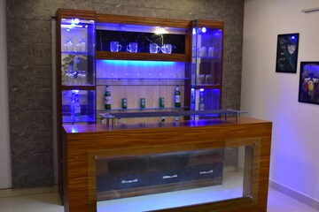 Furnished Amenities in 4 BHK Builder Floor at Green Fields Colony – for Rent