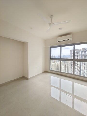 Room in 3 BHK Apartment at Piramal Vaikunth Vraj, Balkum Pada – for Rent