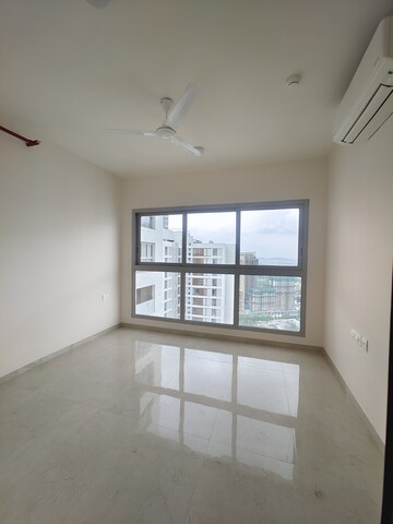 Room in 3 BHK Apartment at Piramal Vaikunth Vraj, Balkum Pada – for Rent