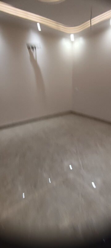 Room in 3.5 BHK Builder Floor at Fateh Nagar – for Rent
