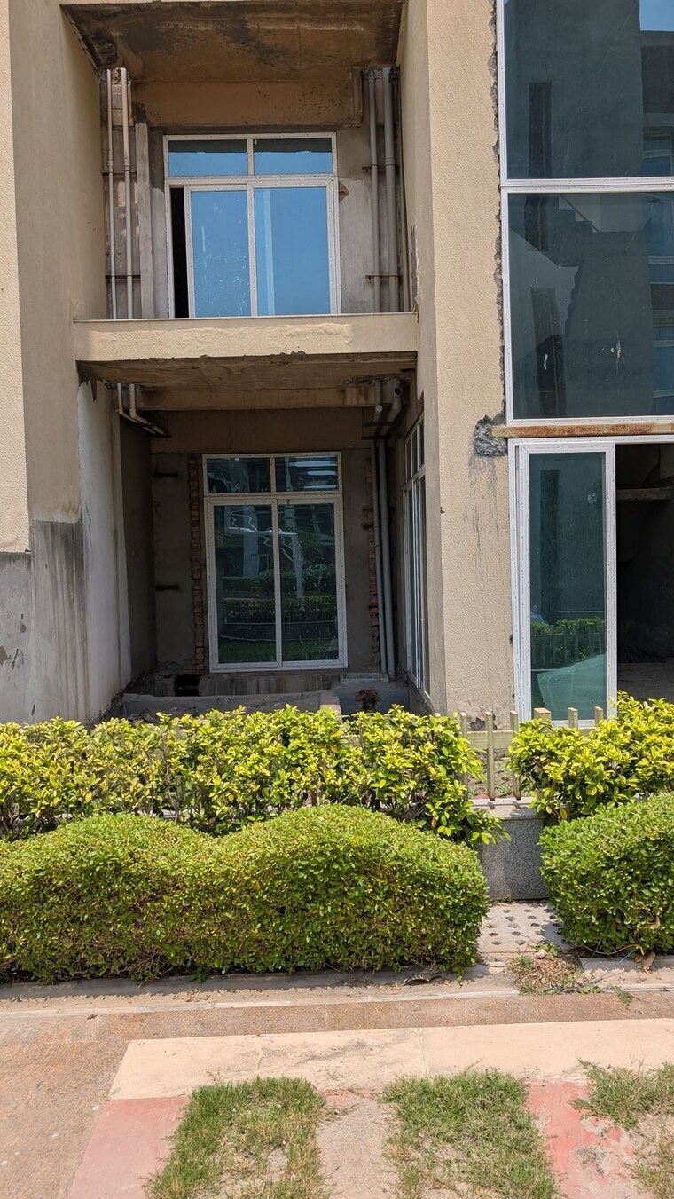 Exterior View, mahagun-meadows-villas 5 Bedroom 5000 Sq.Ft. Apartment In Sector 150 Noida 8801233