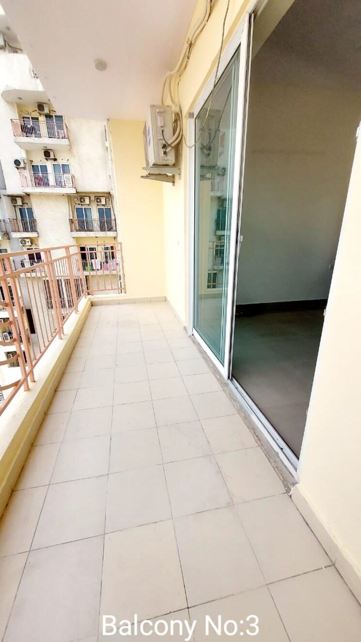 Balcony, mahagun-moderne 3 Bedroom 1480 Sq.Ft. Apartment In Sector 78 Noida 8801265