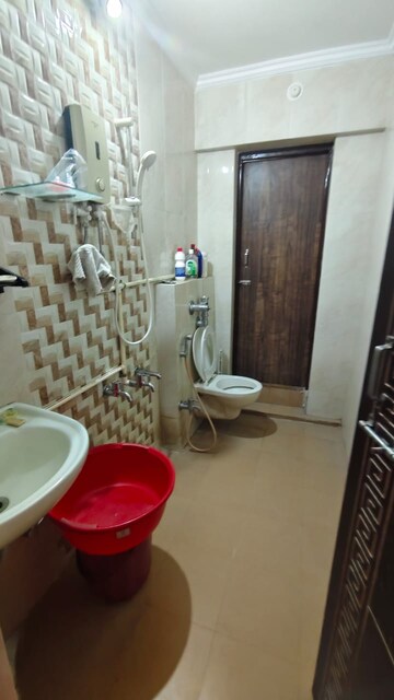 Bathroom in 2 BHK Apartment at Pokhran Road No One – for Rent