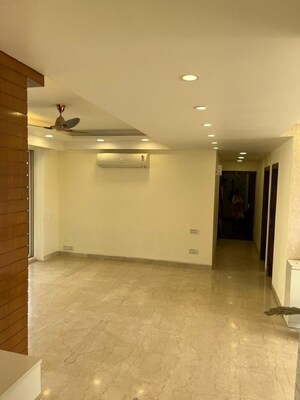 Room in 4 BHK Apartment at Bestech Park View Grand Spa, Sector 81 – for Sale