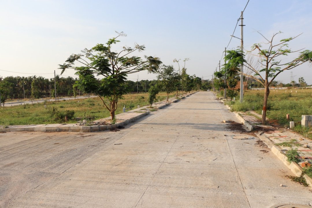 Plot For Sale in Oraiyan Moon Park