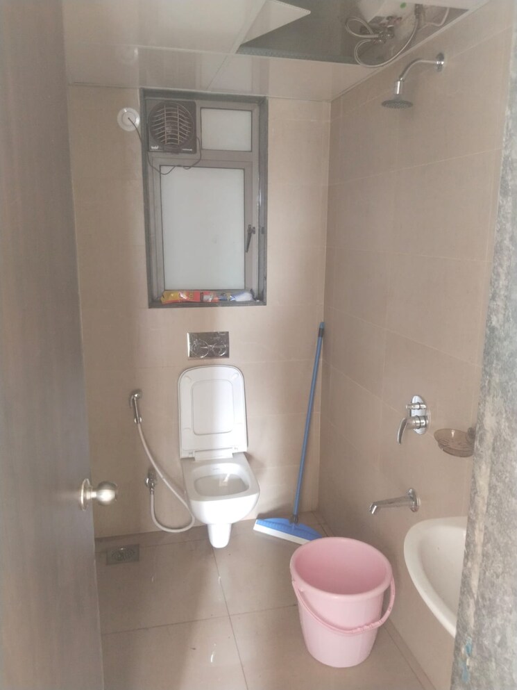 Bathroom, balkum pada 2 Bedroom 700 Sq.Ft. Apartment In Balkum Pada Thane 8801332