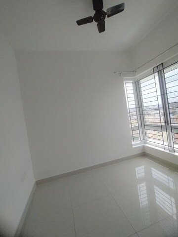 Room in 3 BHK Apartment at Kolte Patil iTowers Exente, Electronic City Phase I – for Sale