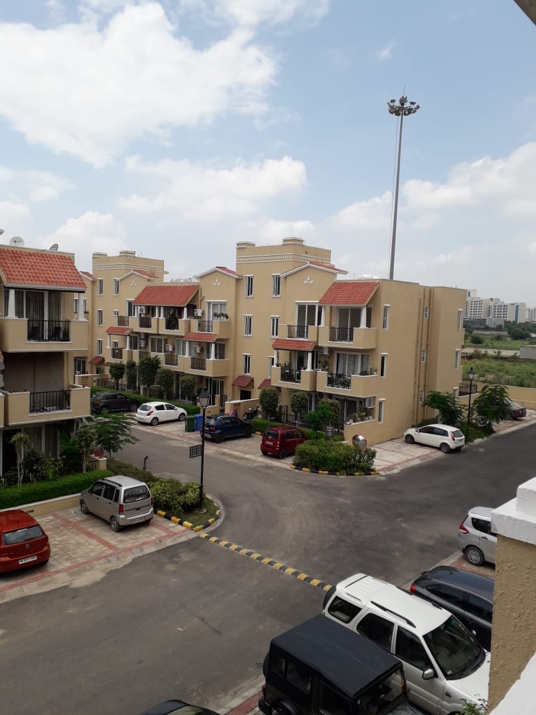 4 BHK + Extra Room 1750 Sq.Ft. Builder Floor in Emaar MGF Emerald Hills