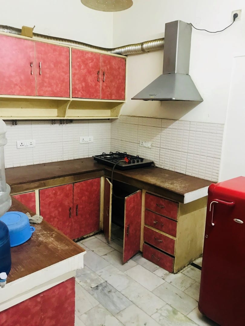 1.5 BHK + Pooja Room Apartment For Rent in Arun Vihar Sector 37