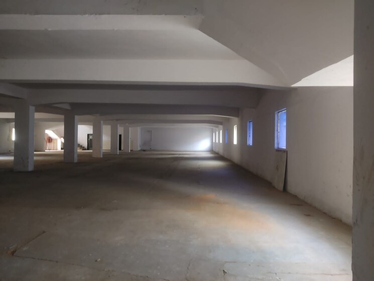  Parking, sector 63 Commercial Industrial Plot 6000 Sq.Ft. In Sector 63 Noida 8801363