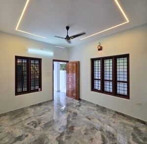 Room in 2.5 BHK Builder Floor at Sector 39 – for Sale