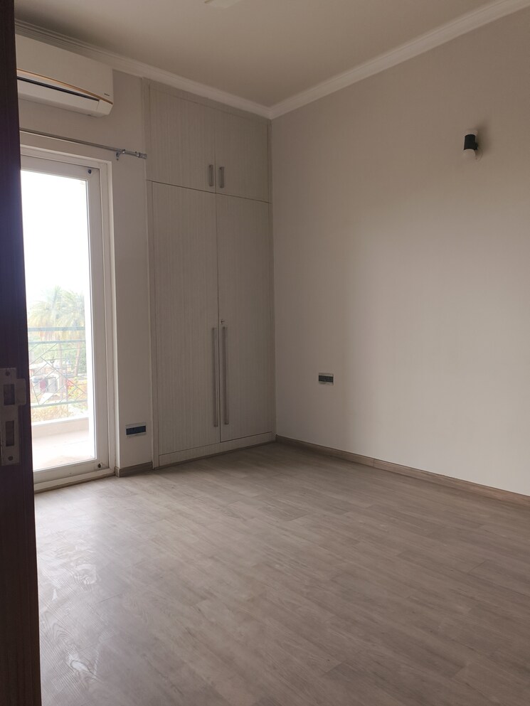 Room, central-park-3-flower-valley 2.5 Bedroom 1093 Sq.Ft. Builder Floor In Sohna Sector 33 Gurgaon 8801407