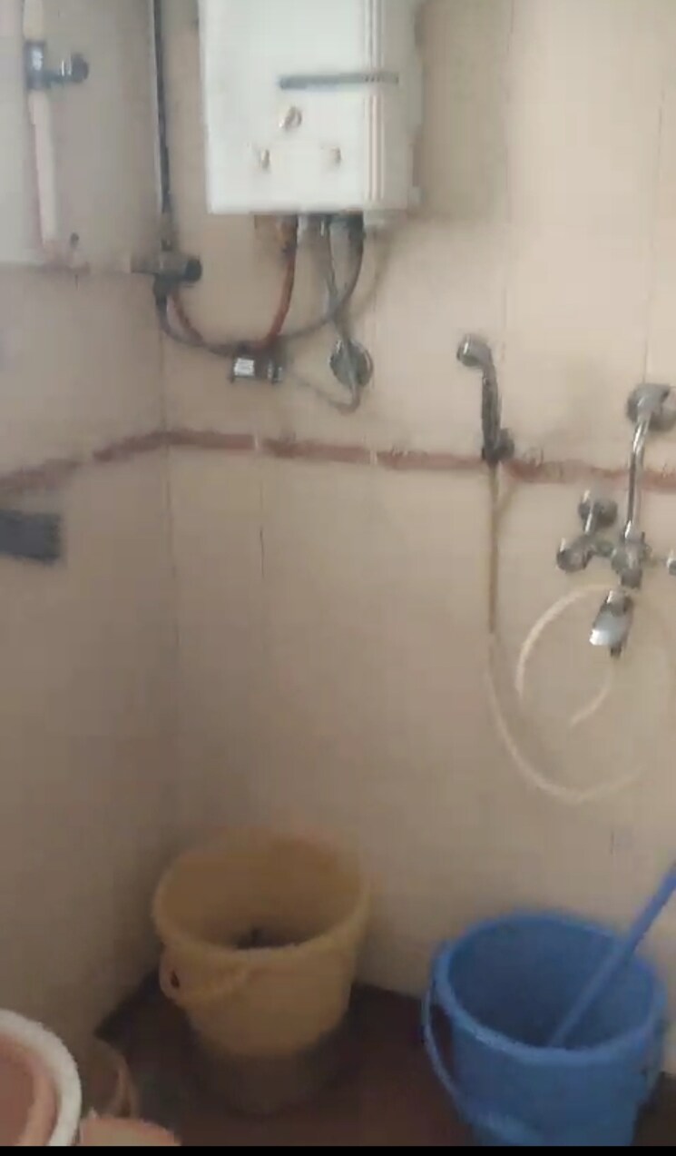 Bathroom, shree-chs-matunga 1 Bedroom 425 Sq.Ft. Apartment In Matunga East Mumbai 8801410