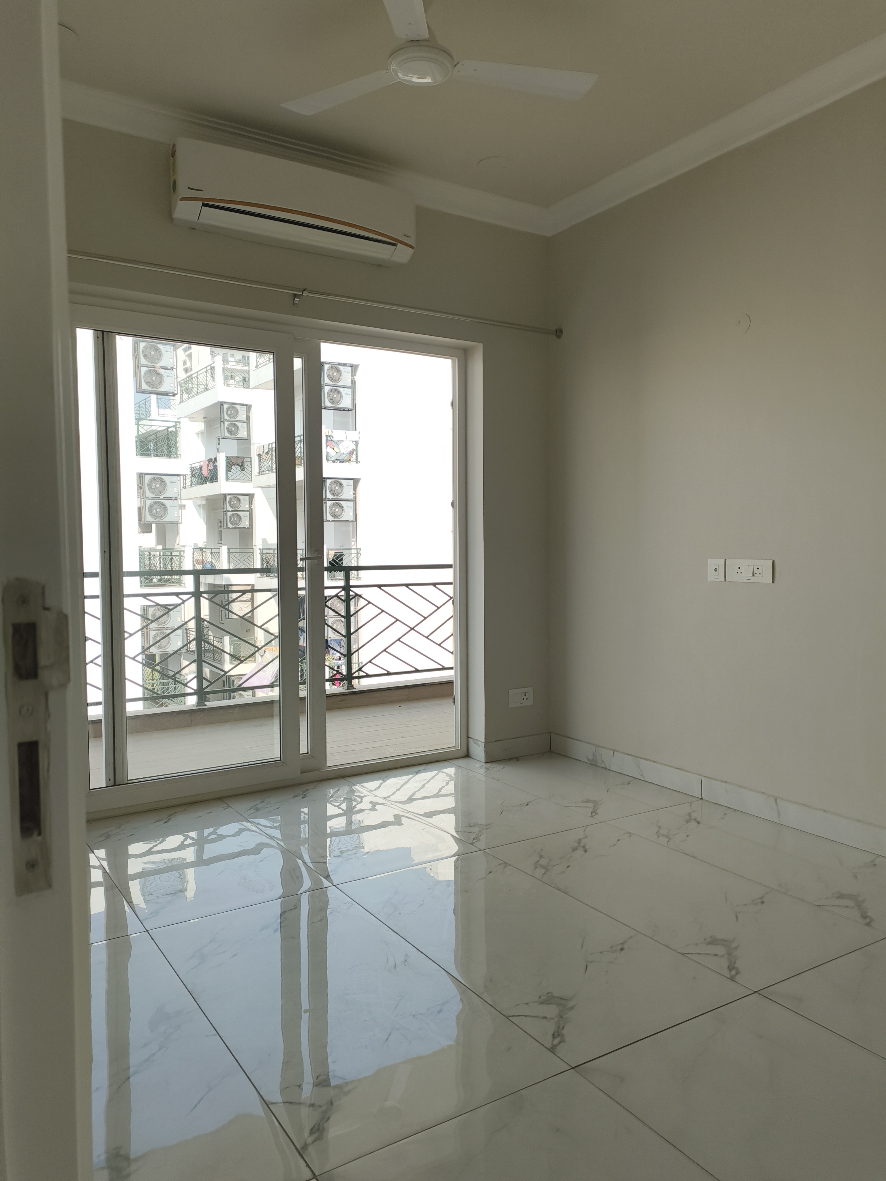2.5 BHK + Study Room Builder Floor For Rent in Central Park 3 Flower Valley