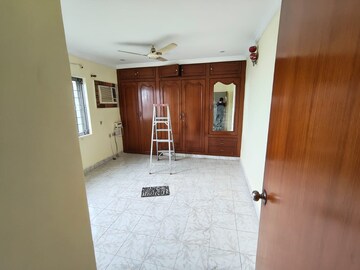 Room in 3 BHK Apartment at MY Home Rainbow, Tolichowki – for Rent