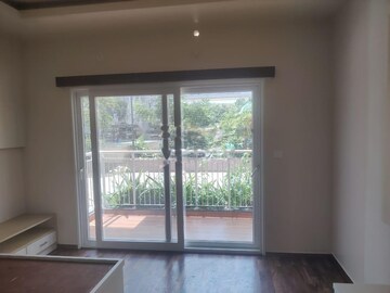 Room in 4 BHK Apartment at LnT Raintree Boulevard, Hebbal – for Sale