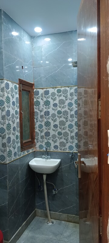 Bathroom in 1 BHK Builder Floor at Ganesh Nagar – for Rent