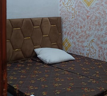 Bedroom in 1 BHK Builder Floor at Ganesh Nagar – for Rent