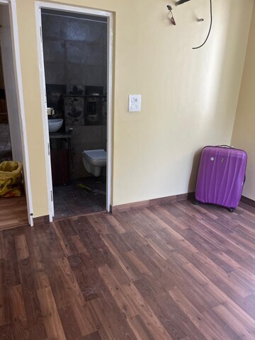 Room in 3.5 BHK Independent House at Sector 11 – for Rent