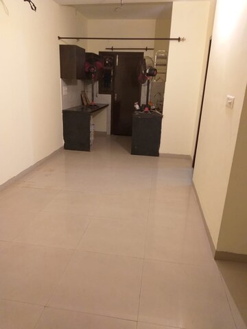 Room in 2 BHK Apartment at Jaipurias Sunrise Greens Zirakpur, Vip Road – for Rent