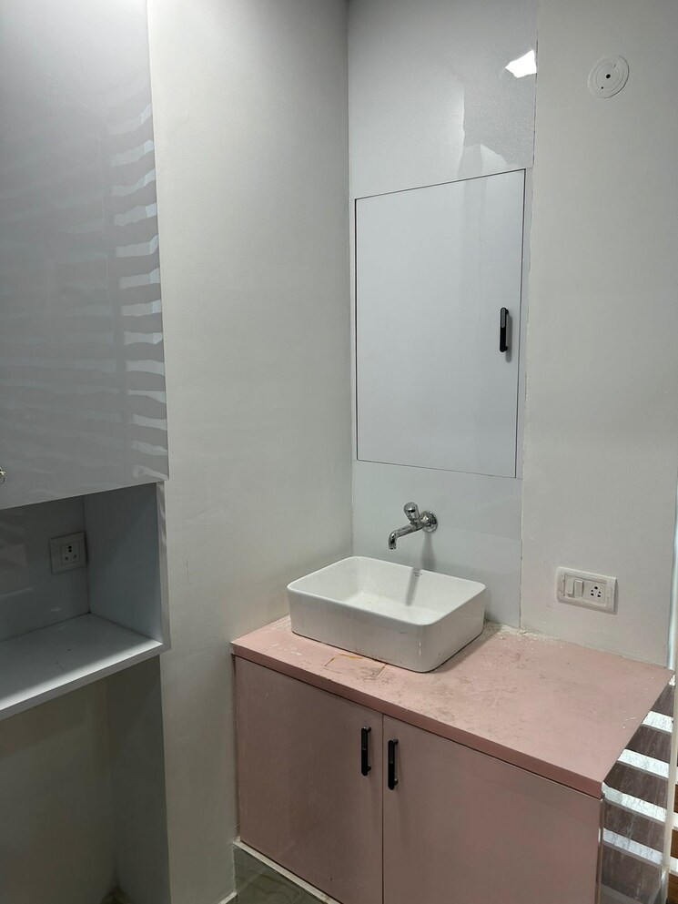 Bathroom, alphathum Commercial Office Space 805 Sq.Ft. In Sector 90 Noida 8801569