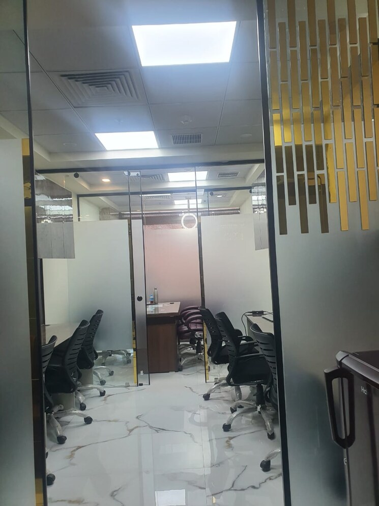 Team Area, alphathum Commercial Office Space 570 Sq.Ft. In Sector 90 Noida 8801589