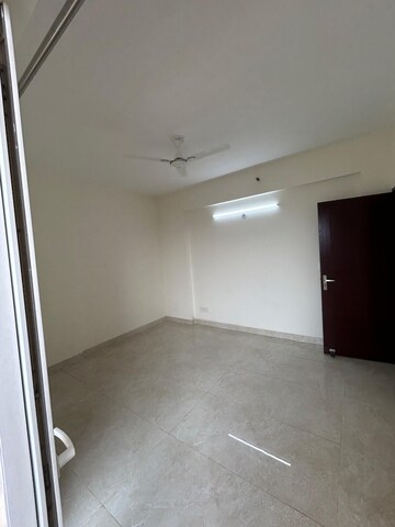 Room in 2 BHK Apartment at Eldeco Accolade, Sohna Sector 2 – for Rent