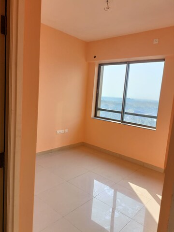 Room in 2 BHK Apartment at Godrej Seven, Joka – for Rent