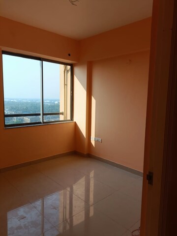 Room in 2 BHK Apartment at Godrej Seven, Joka – for Rent