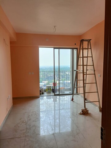 Room in 2 BHK Apartment at Godrej Seven, Joka – for Rent
