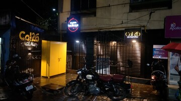 Parking in  Showroom at Rabindra Sarovar – for Rent