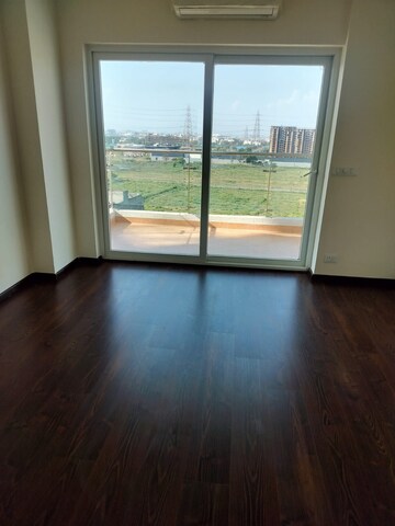 Room in 3 BHK Apartment at Shree Vardhman Victoria, Sector 70 – for Sale