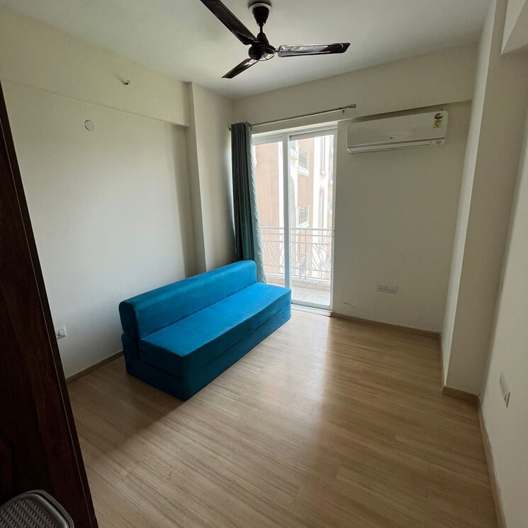 Room, dlf-regal-gardens 3 Bedroom 1818 Sq.Ft. Apartment In Sector 90 Gurgaon 8801727