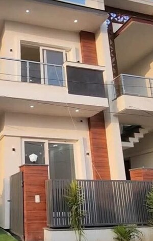 4 BHK Independent House For Sale in Laxmi Nagar